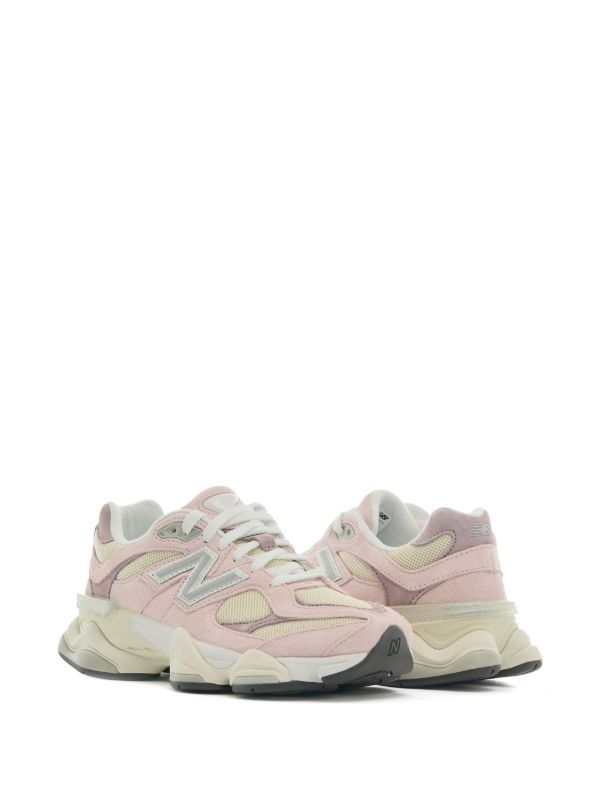 New Balance Light Pink
